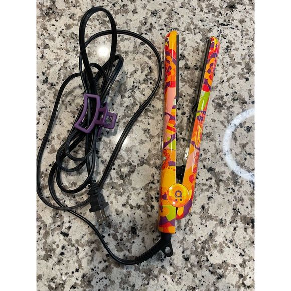 amika Accessories - Amika hair straightener
